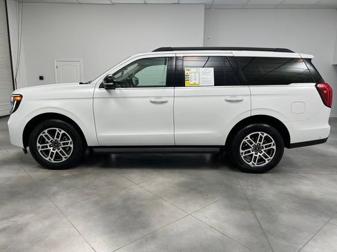 Used 2025 Ford Expedition Active AWD/4WD image 4