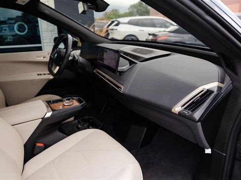 Used 2024 BMW iX xDrive50 w/ Premium Package AWD/4WD image 29