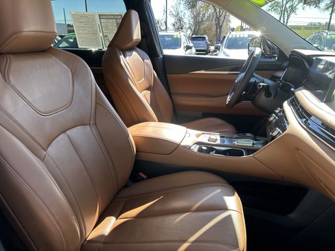 Used 2025 INFINITI QX60 Sensory w/ Vision Package image 12