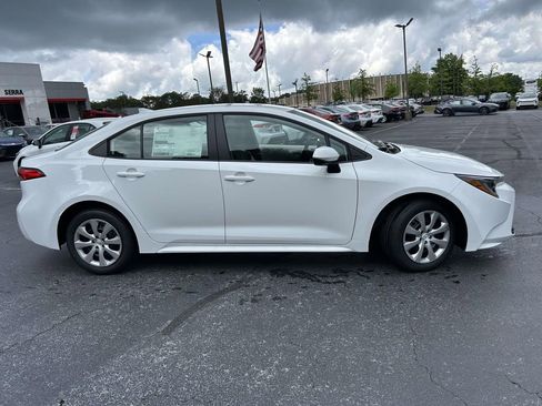 New 2026 Toyota Corolla LE FWD image 2