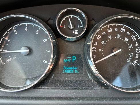 Used 2013 Chevrolet Captiva Sport LTZ FWD image 21