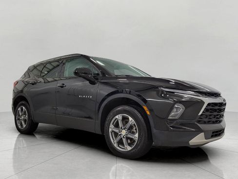 Certified 2024 Chevrolet Blazer LT w/ Convenience Package image 1