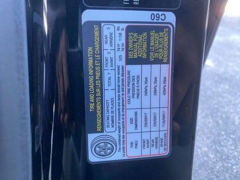 Used 2018 Kia Sedona L image 32