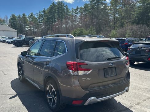 Used 2023 Subaru Forester Touring AWD/4WD image 7