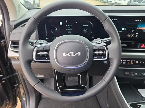 New 2026 Kia Carnival SX w/ SX Dark Edition Package FWD image 31