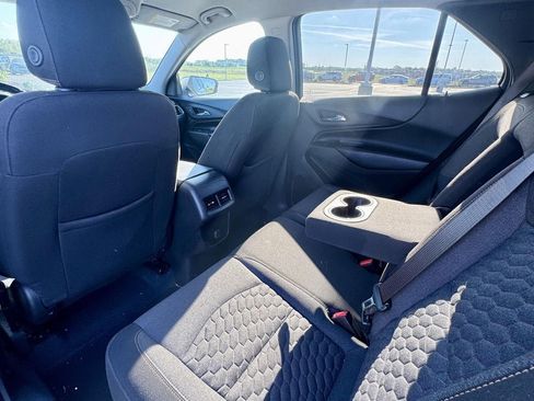 Used 2018 Chevrolet Equinox LT FWD image 11
