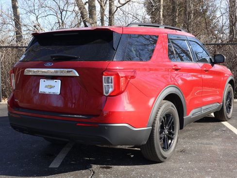 Used 2023 Ford Explorer XLT image 8