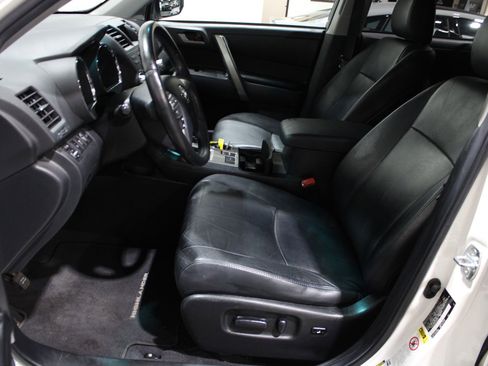 Used 2012 Toyota Highlander image 20