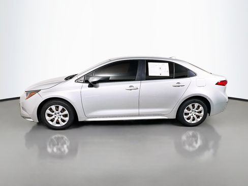 Used 2022 Toyota Corolla LE FWD image 9