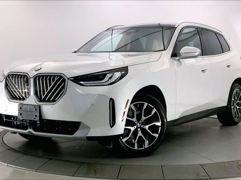 Used 2025 BMW X3 xDrive30i w/ Premium Package image 11