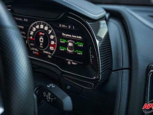 Used 2018 Audi R8 V10 w/ Premium Package image 24