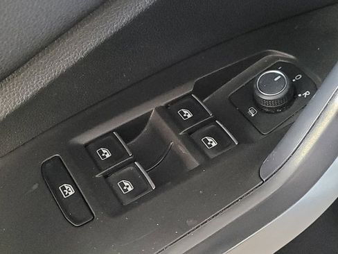 Used 2024 Volkswagen Jetta SE image 27