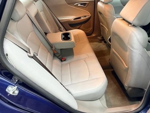 Used 2017 Chevrolet Malibu LT w/ Leather Package FWD image 41