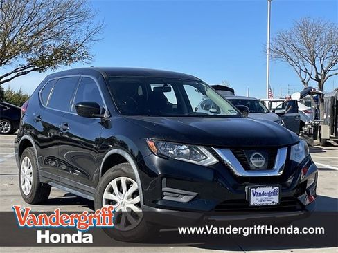 Used 2017 Nissan Rogue S image 1