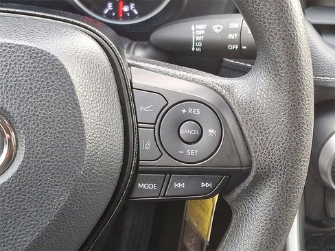 Used 2021 Toyota RAV4 LE image 21