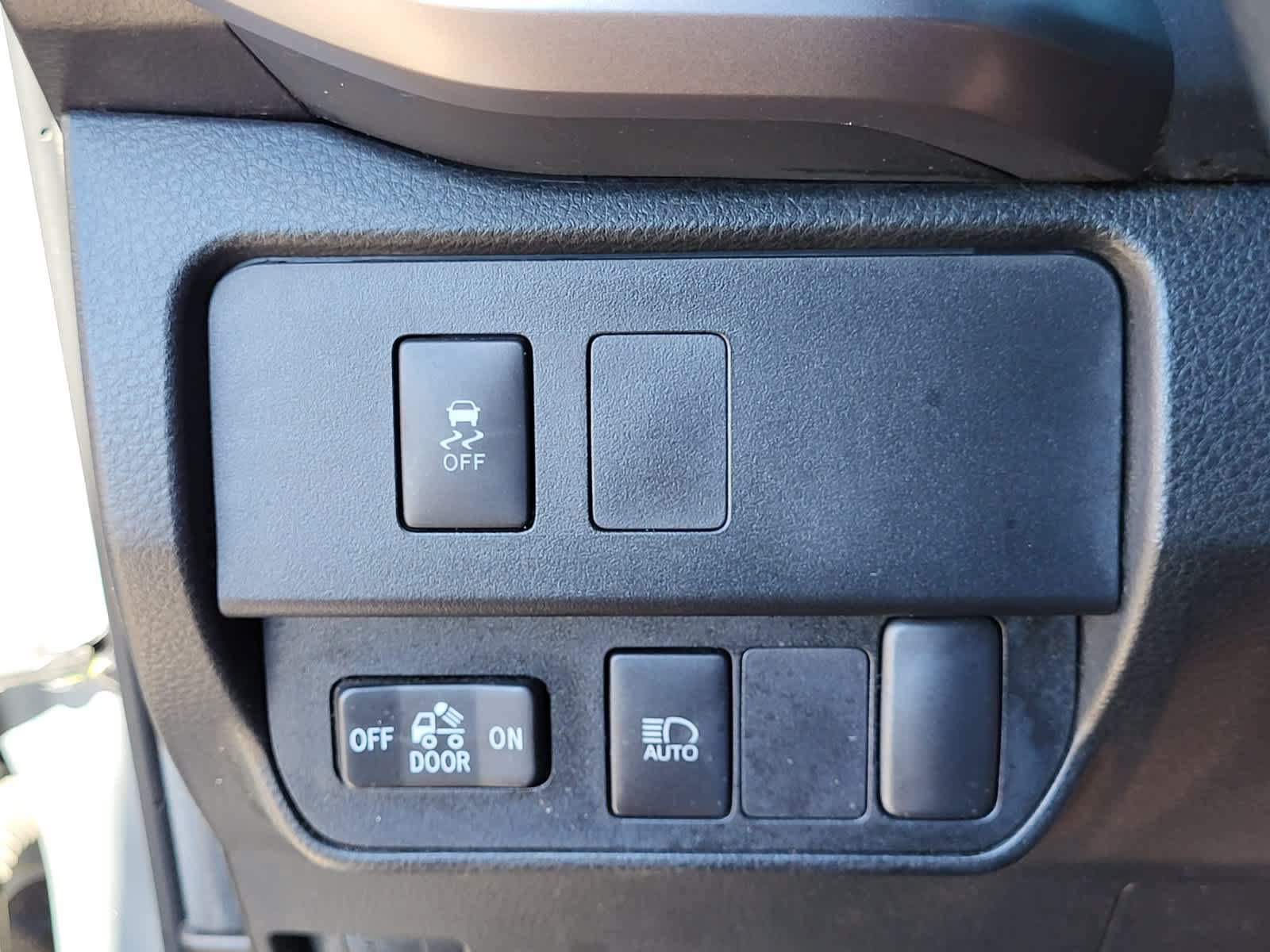 Used 2023 Toyota Tacoma SR5 RWD image 13