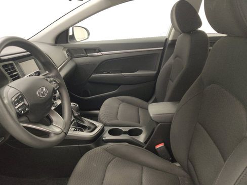 Used 2019 Hyundai Elantra SE w/ Cargo Package FWD image 17