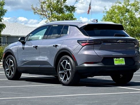 Used 2026 Chevrolet Equinox EV LT FWD image 3