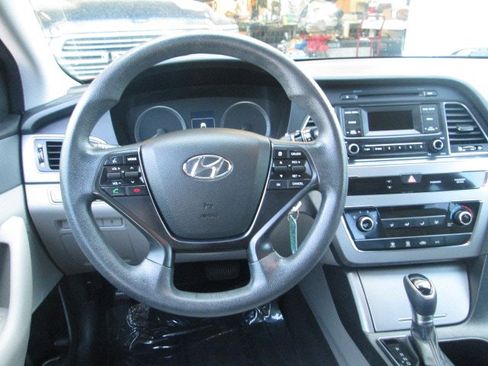 Used 2017 Hyundai Sonata SE image 13