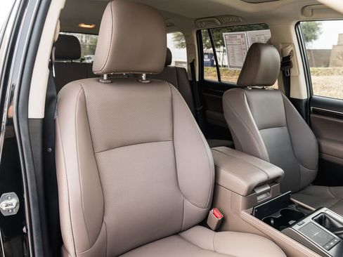 Used 2023 Lexus GX 460 Premium image 30