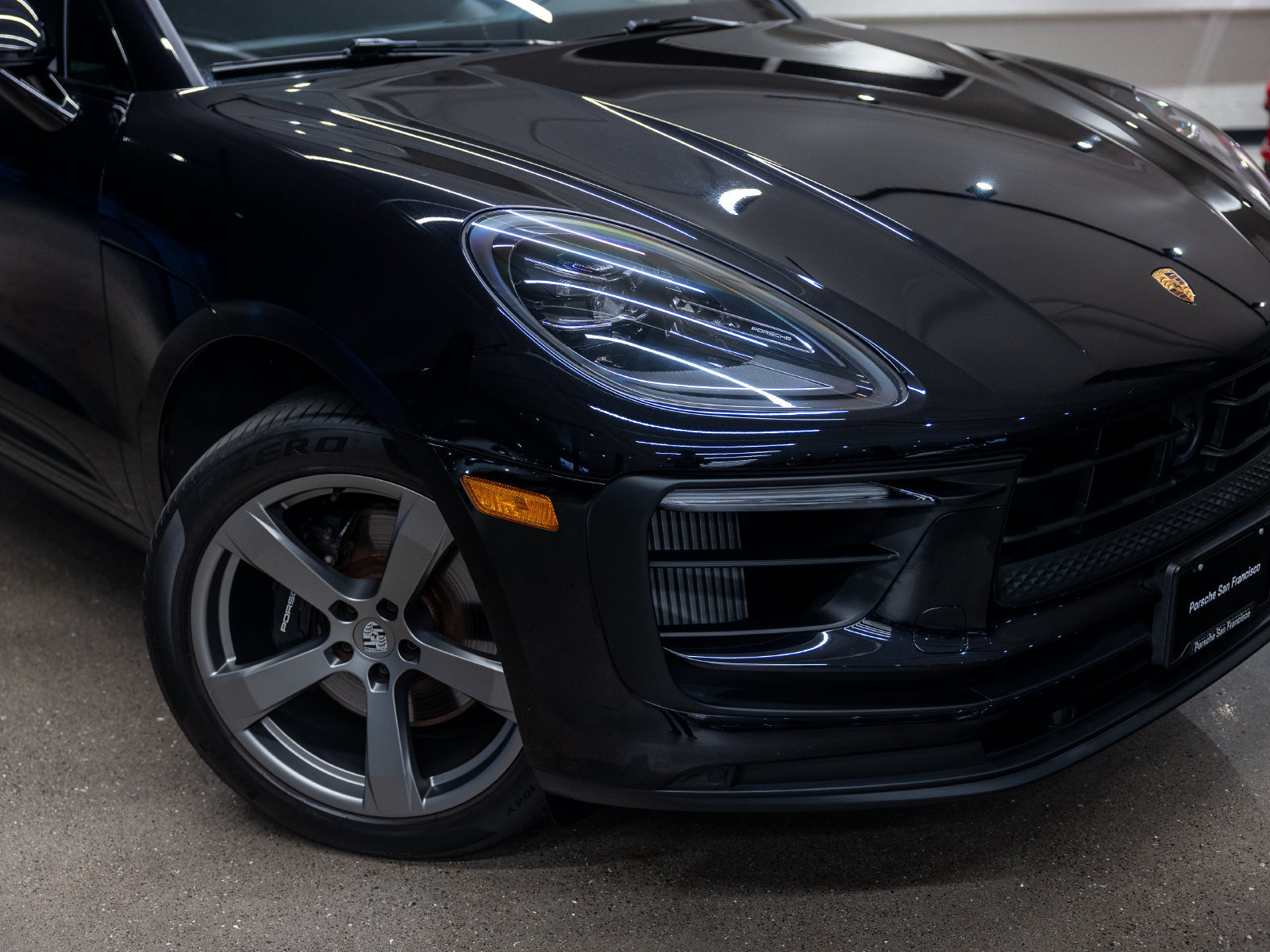 Certified 2023 Porsche Macan S AWD/4WD image 17