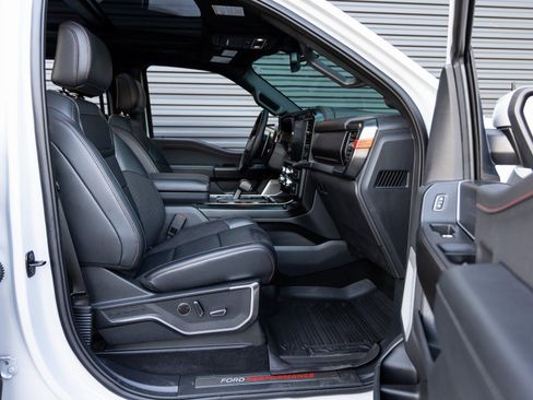 Used 2025 Ford F150 Raptor image 31