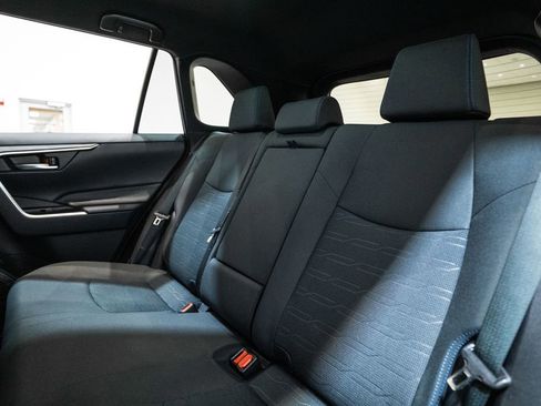 Used 2023 Toyota RAV4 SE image 29