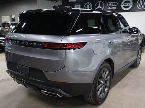 Used 2025 Land Rover Range Rover Sport SE AWD/4WD image 5