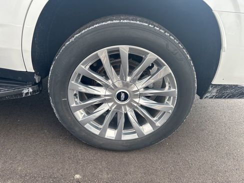 Used 2021 Cadillac Escalade Premium Luxury w/ Performance Package image 9