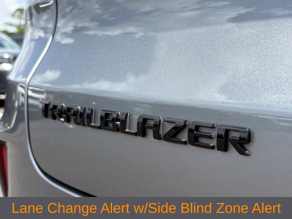 Used 2023 Chevrolet TrailBlazer RS w/ Convenience Package FWD image 17