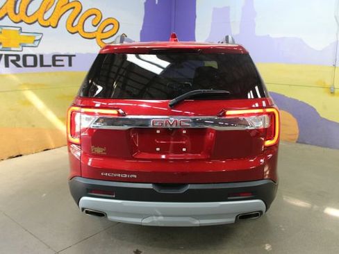 Used 2023 GMC Acadia SLE w/ Driver Convenience Package FWD image 7