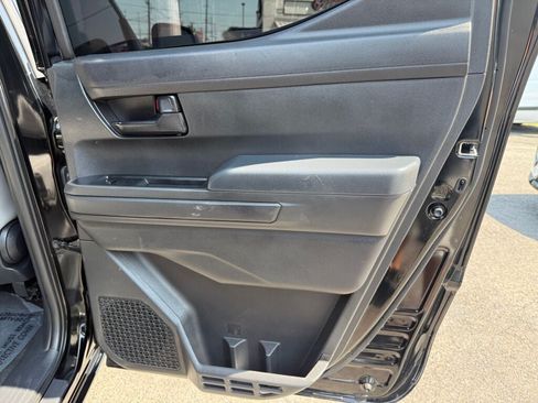 Used 2025 Toyota Tacoma SR5 AWD/4WD image 23