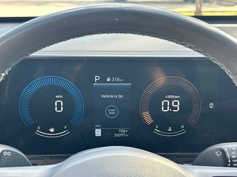 Used 2025 Hyundai Kona SEL FWD image 16