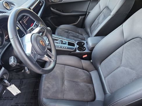 Used 2019 Porsche Macan image 12