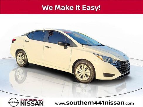 Certified 2023 Nissan Versa S w/ Trunk Package image 1