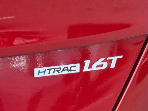 Used 2024 Hyundai Kona Limited AWD/4WD image 16