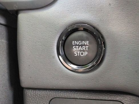 Used 2025 Toyota Tundra Platinum AWD/4WD image 28