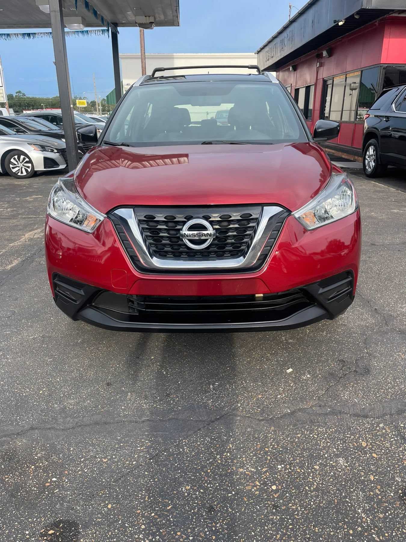 Used 2018 Nissan Kicks SV FWD image 2
