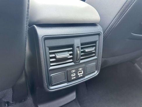 Certified 2025 Subaru Forester Premium image 9