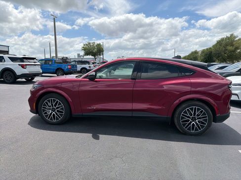 Used 2025 Ford Mustang Mach-E Premium image 10