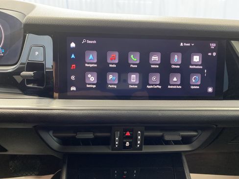 Used 2024 Porsche Cayenne image 17