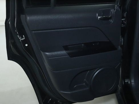 Used 2016 Jeep Patriot Sport w/ Power Value Group AWD/4WD image 13