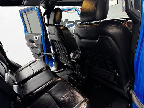 Used 2023 Jeep Gladiator Mojave w/ Cold Weather Group image 46