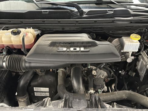 Used 2022 RAM 1500 Laramie w/ Trailer Tow Group AWD/4WD image 25