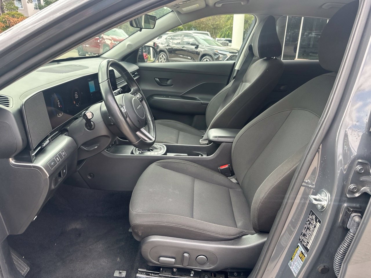 Used 2025 Hyundai Kona SEL FWD image 9
