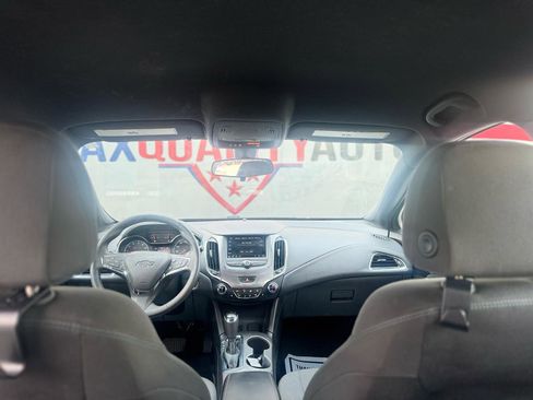 Used 2019 Chevrolet Cruze LT w/ Convenience Package image 47