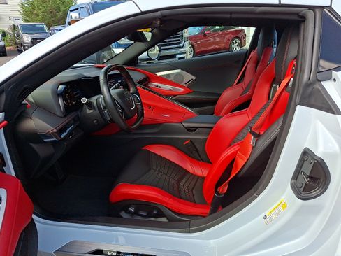Used 2022 Chevrolet Corvette Stingray Preferred Conv w/ Battery Protection Package RWD image 13