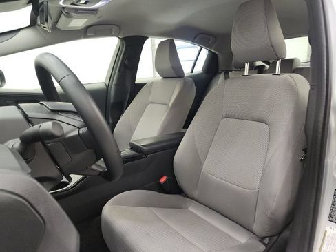 Used 2026 Toyota Prius LE FWD image 14