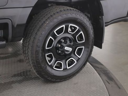 Used 2025 Ford F250 Platinum AWD/4WD image 14