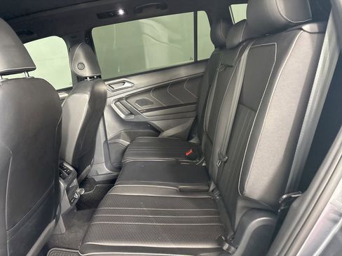 Used 2023 Volkswagen Tiguan SE R-Line FWD image 21